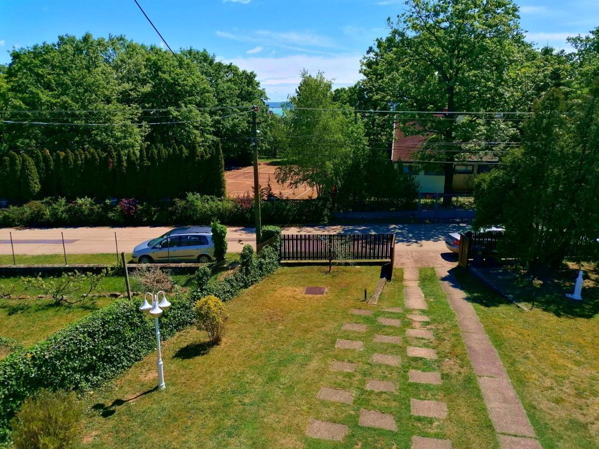 Villa Felicia Balatonszepezd Exterior photo